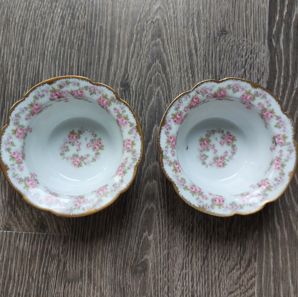 Vintage Limoges trinket bowls. White with pink roses and gold trim